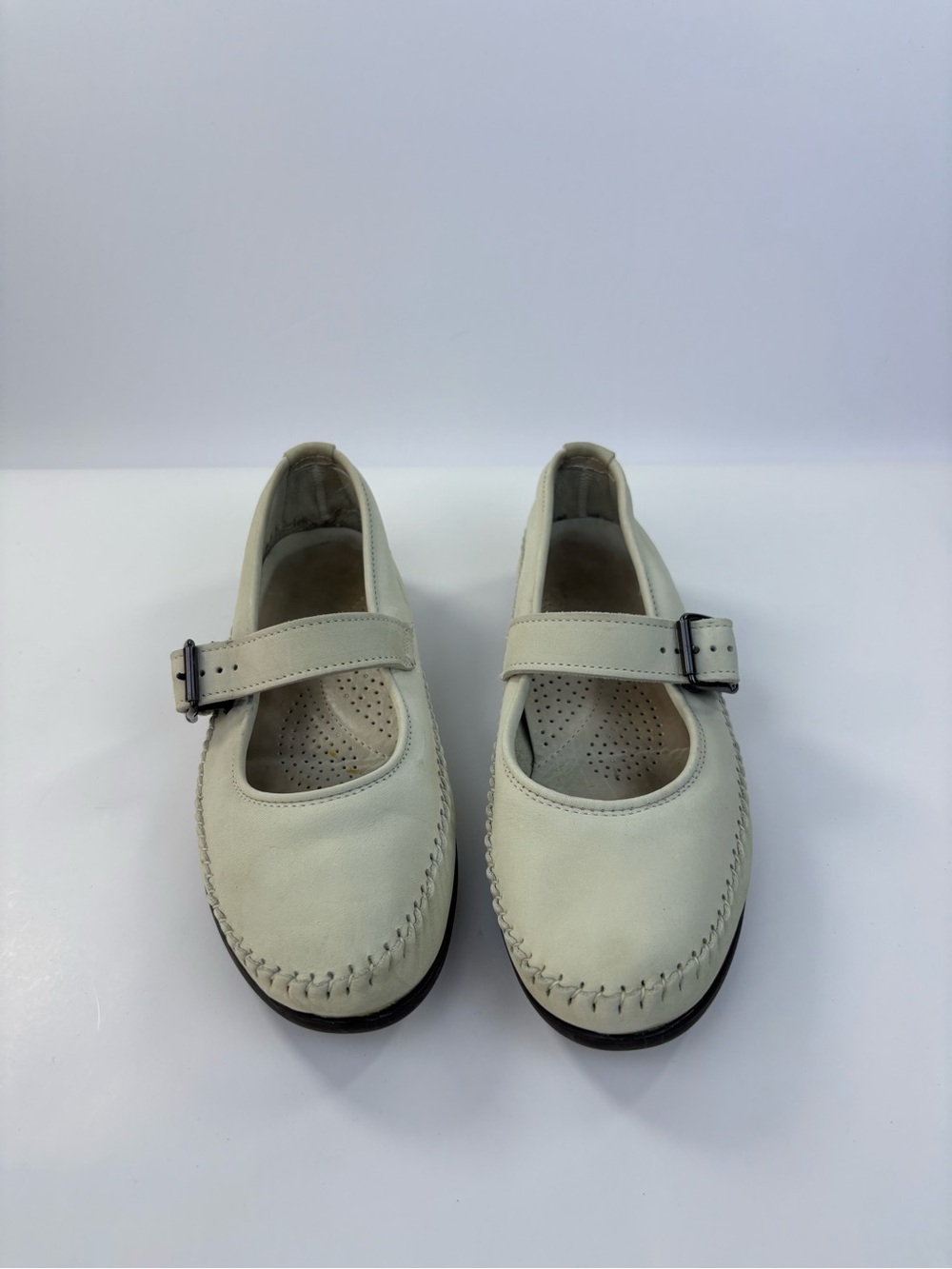 Dexter Cream women’s Mary Jane Shoes with Buckle